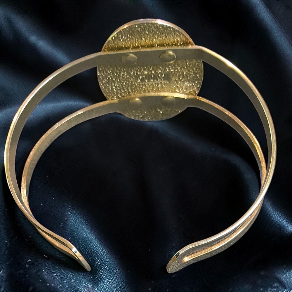 Vintage Avon White Cabochon Gold Tone Open Cuff Bracelet - Picture 2 of 6